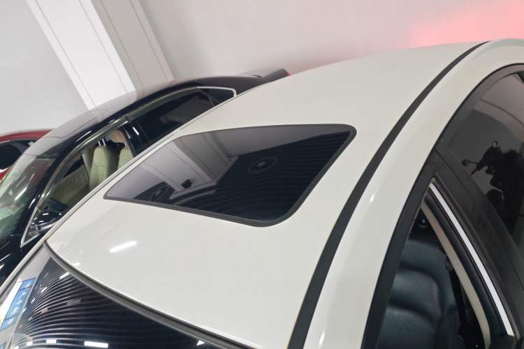 Used Geely Auto Emgrand 2015 Sedan 1.5L Manual - Top Trim Level Roof