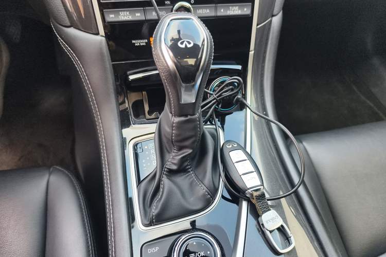 Used Infiniti Q50L 2018 2.0T Comfort Edition China VI Standard
