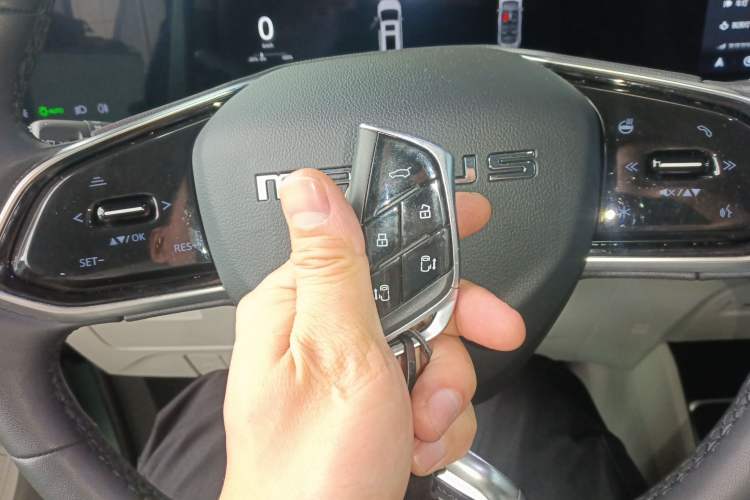 Used SAIC MAXUS Dajia 9 2024 Super Hybrid Ultra-Long Range Forest Edition 7-Seater Vehicle Key