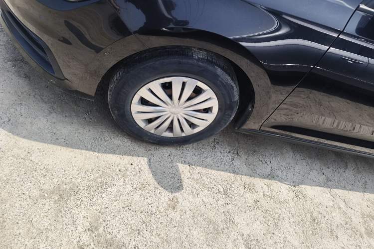 Used Volkswagen Santana 2016 1.4L Manual Fashion Edition Exterior 4