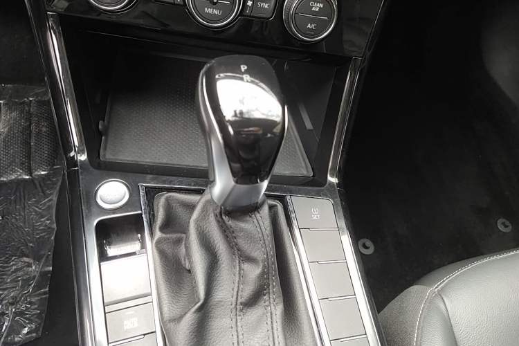 Used Volkswagen Passat 2019 330TSI Elite Edition China VI
