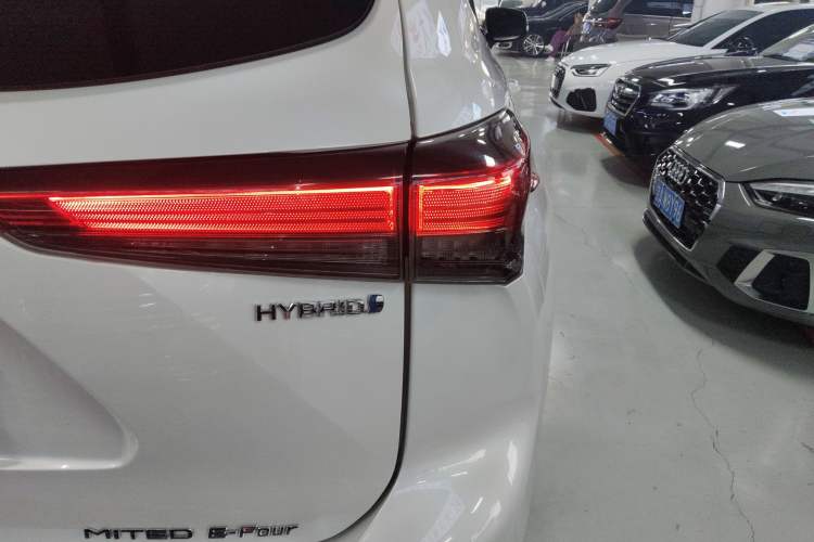 Used Toyota Highlander 2022 Dual-Engine 2.5L Four-Wheel Drive Supreme Edition 7-Seater Exterior 3