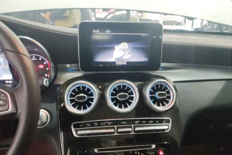 Used Mercedes-Benz GLC 2017 GLC 260 4MATIC Luxury Model