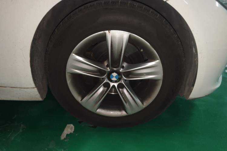 Used BMW 3 Series 2015 320i Fashion Model
