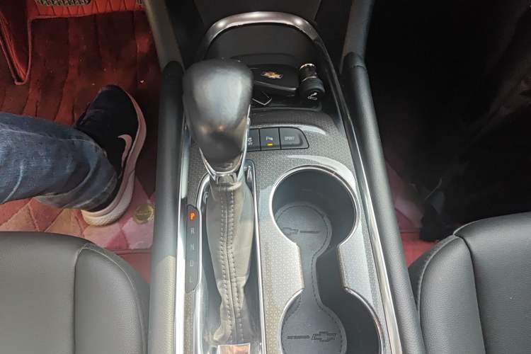 Used Chevrolet Malibu XL 2022 535T Automatic Sport Edition Gear Lever