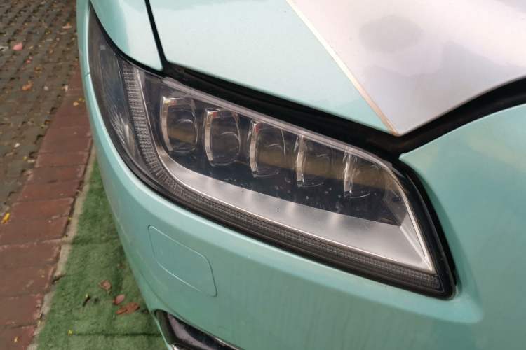 Used Lincoln Continental 2018 3.0T Four-Wheel Drive Prestige Edition Right Front Headlight