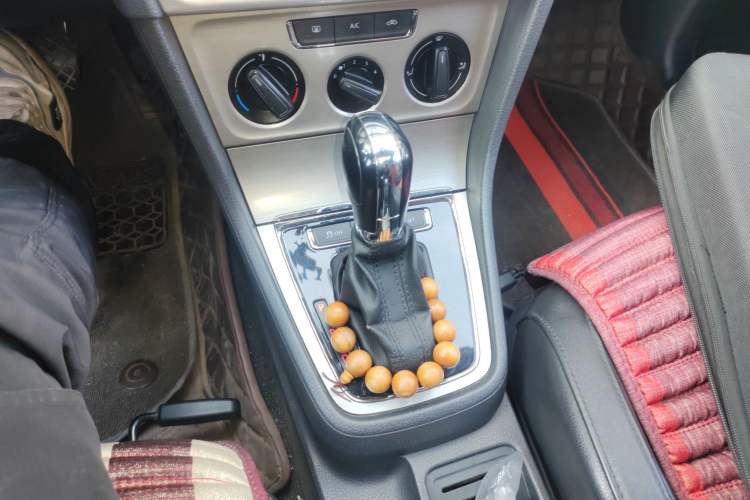 Used Volkswagen Lavida 2013 Restyled Classic 1.6L Automatic Comfort Edition
