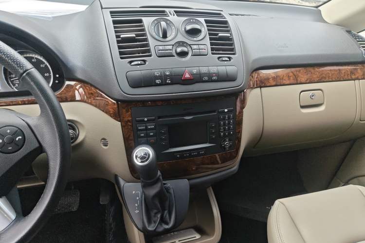 Used Mercedes-Benz Viano 2013 3.0L Comfort Edition