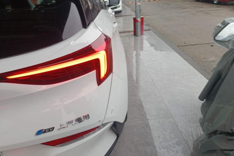 Used Buick Velite 6 2023 Revised Version 430 km Range – Commuter Edition Right Rear Taillight