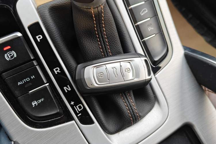 Used Geely Auto Emgrand X7 Sport 2016 1.8TD Automatic ZhiZun Version Vehicle Key