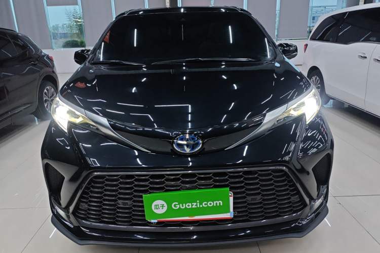 Used Toyota Granvia 2022 2.5L Hybrid Premium Edition Front