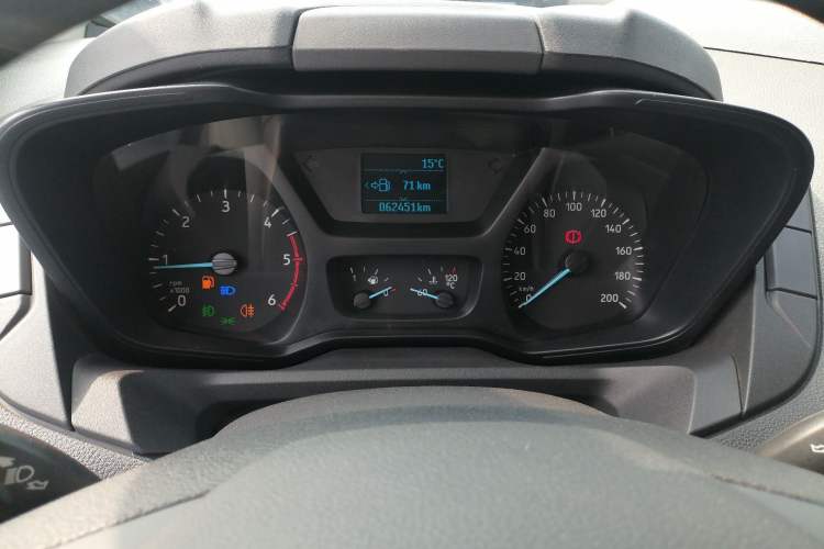 Used Ford Transit 2019 2.0T Diesel Multi-Purpose Commercial Vehicle Short Wheelbase Low Roof 6-Seater China VI Standard