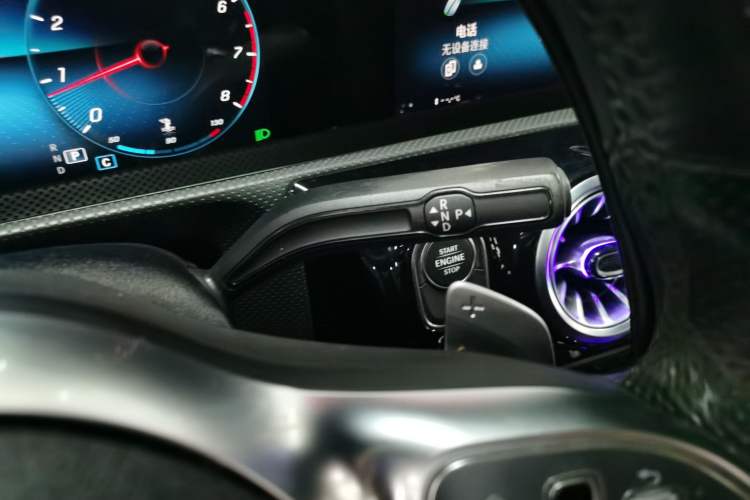 Used Mercedes-Benz A-Class 2022 Revised Version A 200 L Sport Sedan Fashionable Style Gear Lever