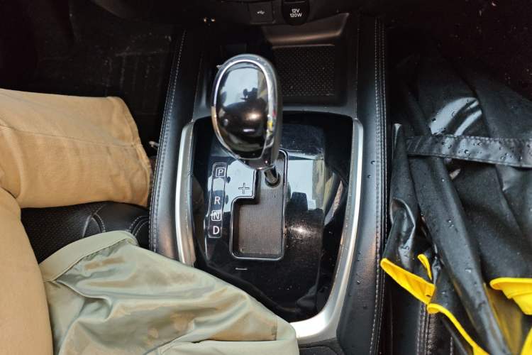 Used Nissan X-Trail 2020 2.0L XL ITS CVT 2WD SmartConnect Comfort Edition Gear Lever