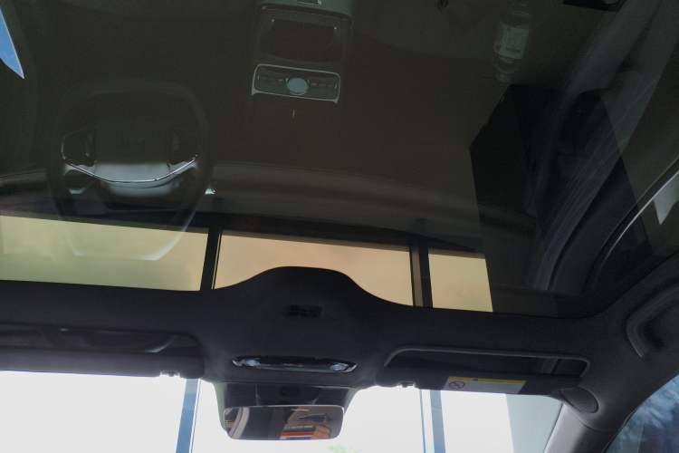 Used Geely Galaxy E8 2025 700 km Long-Range Intelligent Driving Version Headliner