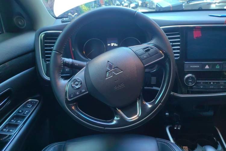 Used Mitsubishi Outlander 2020 2.0L Two-Wheel Drive Enjoyment Version 5 Seats
