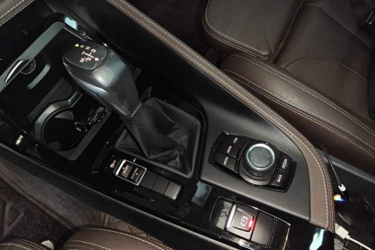 Used BMW X1 2019 sDrive18Li Premium Edition Gear Lever