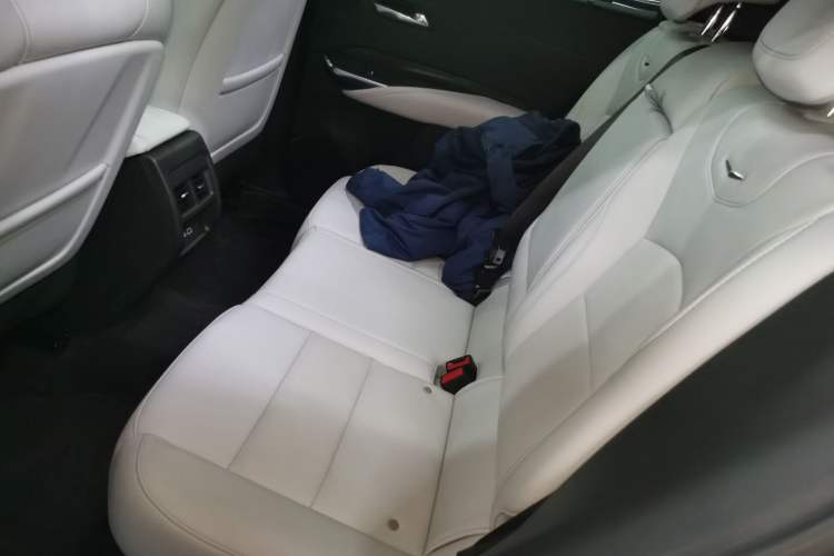 Used Cadillac XT4 2024 28T Two-Wheel-Drive Prestige Version