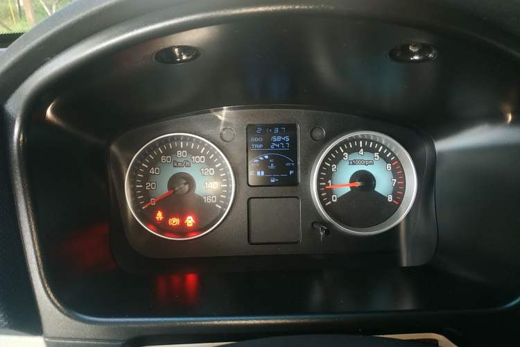 Used Jinbei New Hiace S 2023 1.5L Wealth Edition Van 2/5-Seater Non-Air-Conditioned Version SWC15M