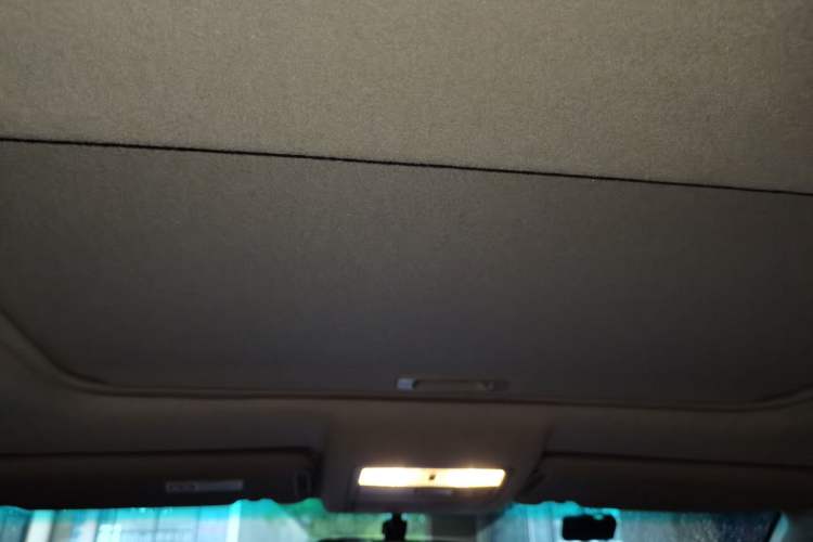 Used Toyota Highlander 2011 2.7L Two-Wheel Drive 7-Seater Luxury Navigation Edition