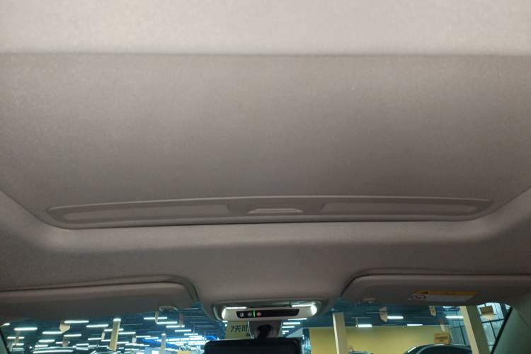 Used Buick Regal 2024 28T Luxury Edition Headliner