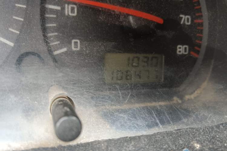 Used Jinbei Hiace 2011 2.0L 5th Generation Kuaiyunwang Luxury Edition 4G19 Odometer Close Up