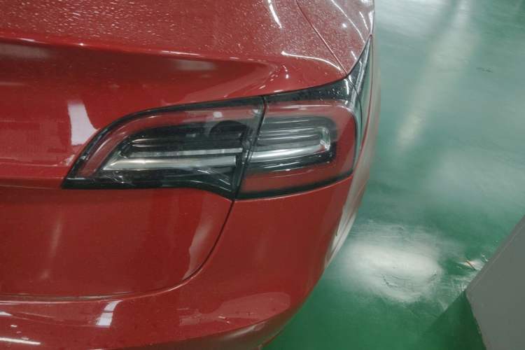 Used Tesla Model 3 2019 Long-Range Rear-Wheel-Drive Version Right Rear Taillight