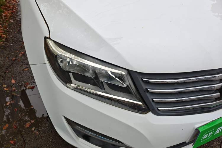 Used FORTHING S500 2016 1.6L CVT Luxury Edition Right Front Headlight