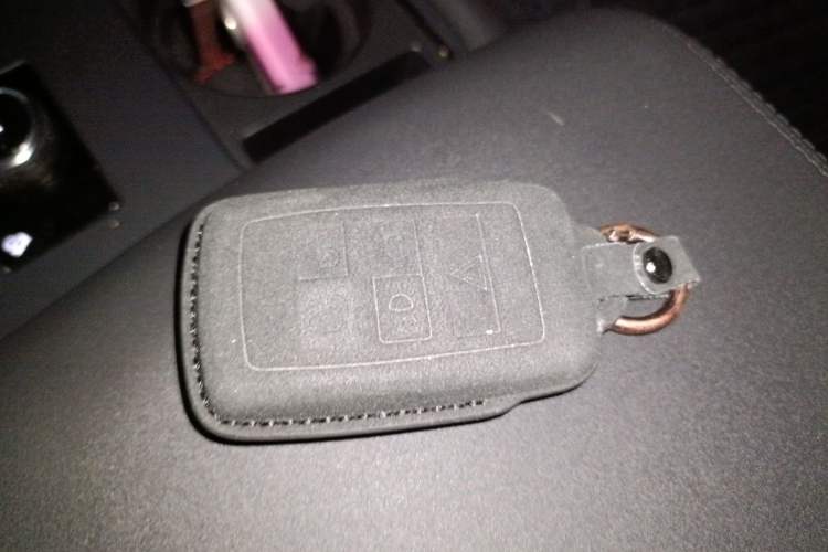 Used Land Rover Discovery 2023 Facelift 300PS S Vehicle Key