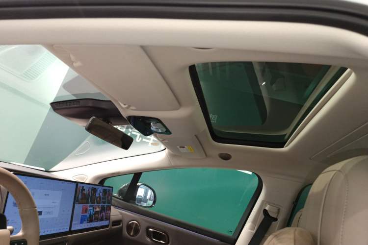Used Li Auto i8 2025 Model Standard Version Headliner
