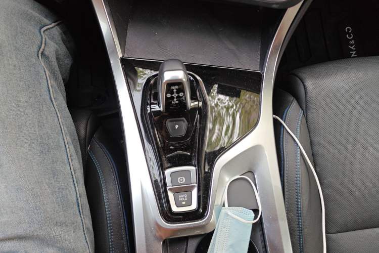 Used Lynk & Co 01 2019 2.0T Two-Wheel Drive Zhaopu Version China VI Standard Gear Lever