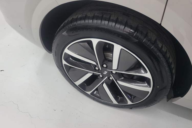 Used Li Auto L6 2024 Max Right Rear Wheel Hub