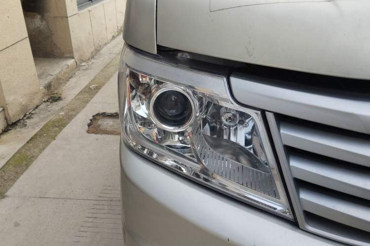 Used CHANGAN KAICHENG Star 9 2020 1.5L Base Model 7-Seater Passenger Vehicle China VI Emission Standard DAM15KR Right Front Headlight