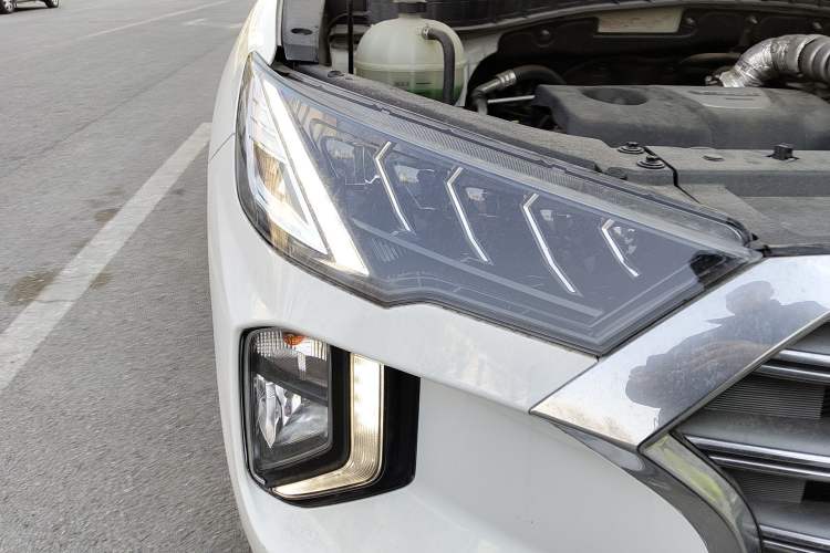 Used Hyundai Tucson 2019 280TGDi Dual-Clutch Two-Wheel Drive Fashion Edition China VI Standard
