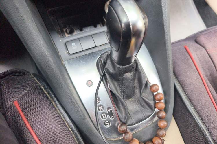 Used Volkswagen Golf 2012 1.6L Automatic Fashion Model
