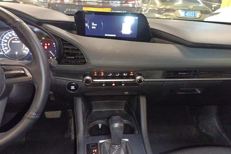 Used Mazda 3 Axela 2021 1.5L Automatic ZhiMei Edition Audio And AC Panel
