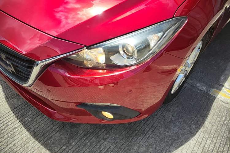 Used Mazda 3 Axela 2016 Sedan 1.5L Automatic Luxury Model
