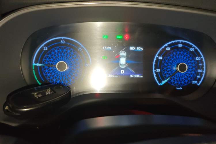 Used Hongqi E-QM5 2022 431 km Charge & Enjoy Edition