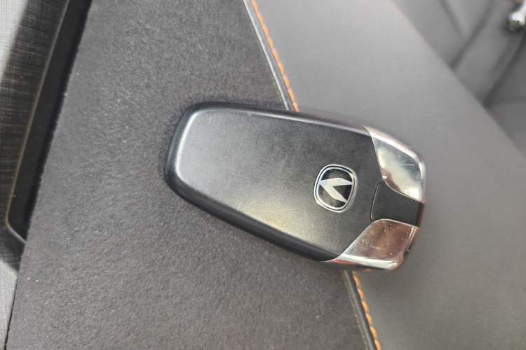 Used CHANGAN UNI-V 2022 2.0T Leading-Speed Edition
