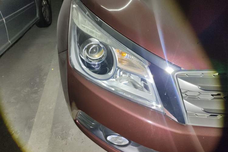 Used Venucia T70 2015 2.0L CVT Smart Edition
