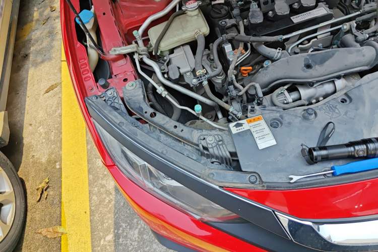 Used Honda Civic 2016 220TURBO CVT Luxury Edition Right Front Headlight