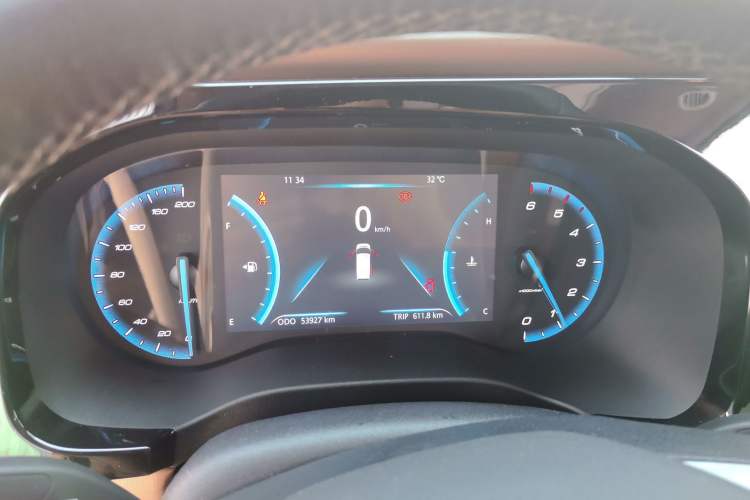 Used Ford Transit Custom 2021 2.2T Manual Standard Passenger Van Pro Long Wheelbase with Mechanical Pedals 9-Seater Mid-Roof Euro VI compliant
