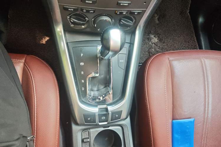 Used Opel Antara 2011 2.4 Luxury Two-Wheel-Drive Version
