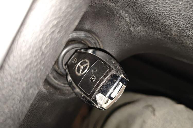 Used Mercedes-Benz R-Class 2014 R 320 4MATIC Business Model