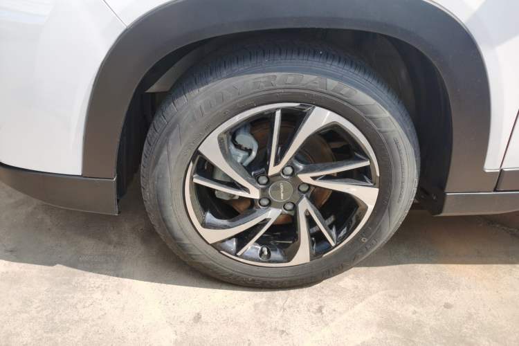 Used Dongfeng Fengon S560 2022 1.5T CVT Elite Version Left Front Wheel Hub