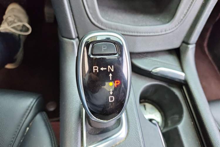 Used Cadillac XT5 2018 28E Four-Wheel Drive Tech Version Gear Lever