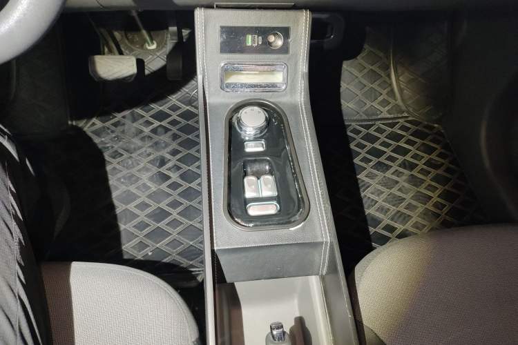 Used CHANGAN NEVO Lumin 2023 205km Xiangqin Version Gear Lever