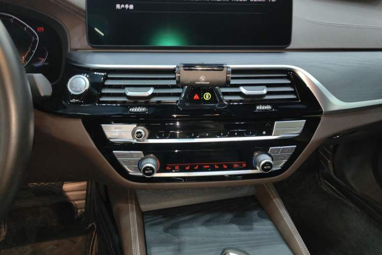 Used BMW 5 Series 2022 Second Facelift 530Li Luxury Version M Sport Package