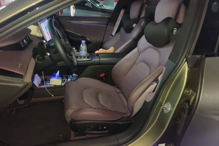 Used Xiaomi Auto SU7 2024 Four-Wheel Drive Ultra-Long Range Advanced Intelligent Driving Max Edition
