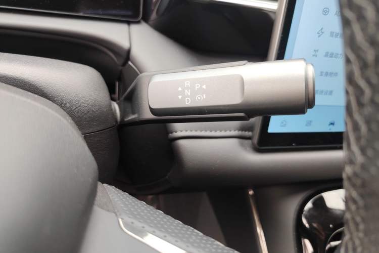 Used AION V 2024 Aion Tyrannosaurus 650 LiDAR Edition Gear Lever